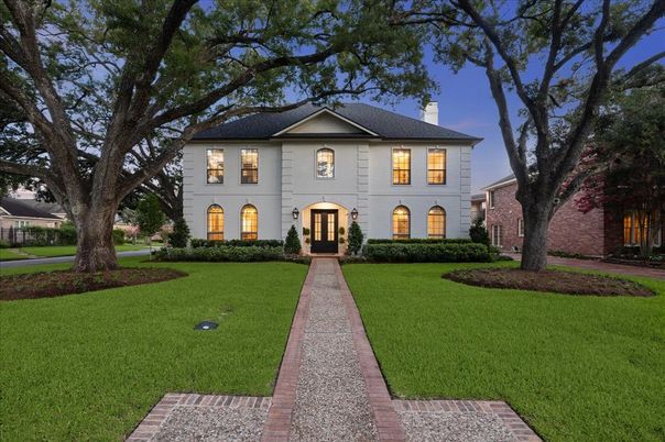 Backyard, Exterior, Facade, French Provincial