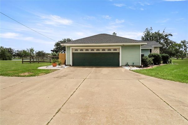 Detached Garage, Exterior