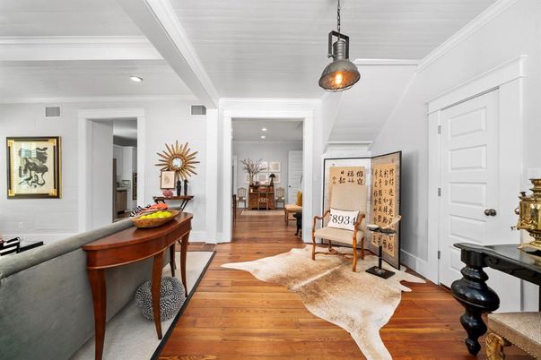 Interior, Pendant Lights, Recessed Lighting, Wood Texture Flooring