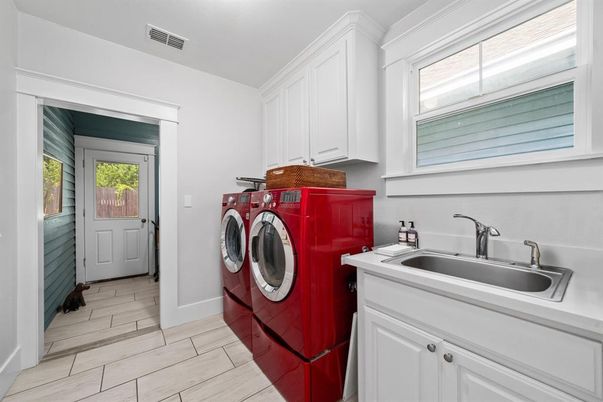 Interior, Washer