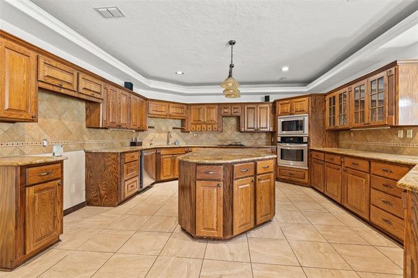 Interior, Kitchen, Pendant Lights, Recessed Lighting, Stainless Steel Appliances