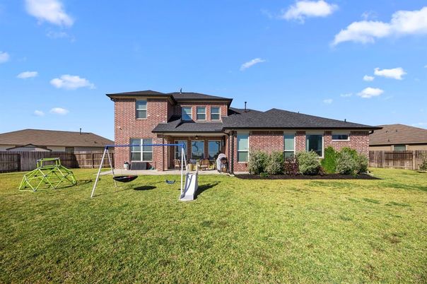 Backyard, Exterior, Facade, Brick Facade, Cape Cod