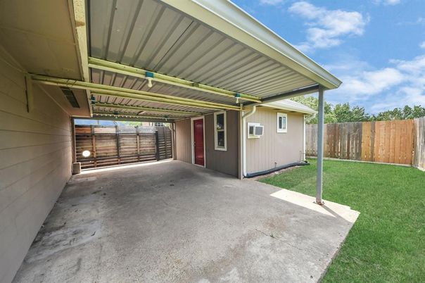 Backyard, Exterior