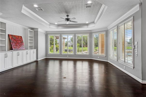 Empty room, Interior, Recessed Lighting, Wood Texture Flooring