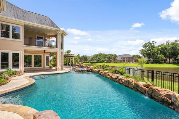 Exterior, Pool, Water