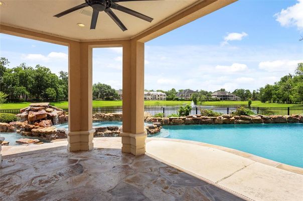 Exterior, Pool, Water