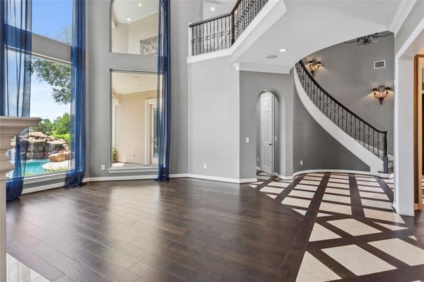 Interior, Recessed Lighting, Wood Texture Flooring