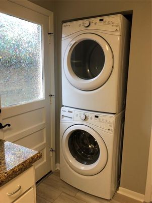 Interior, Utility Closets, Washer, Wood Texture Flooring