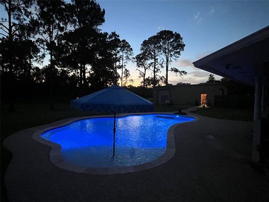 Exterior, Pool