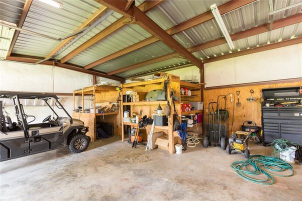 Garage, Interior, Wooden Beams