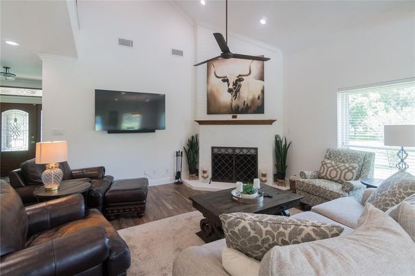 Fireplace, Interior, Living room, Pendant Lights, Recessed Lighting, Wood Texture Flooring