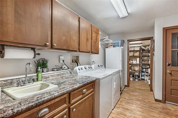 Interior, Washer, Wood Texture Flooring