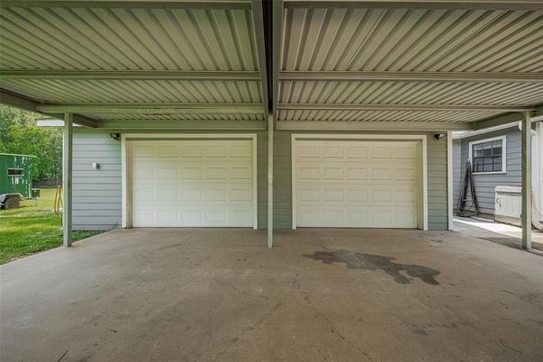 Detached Garage, Exterior