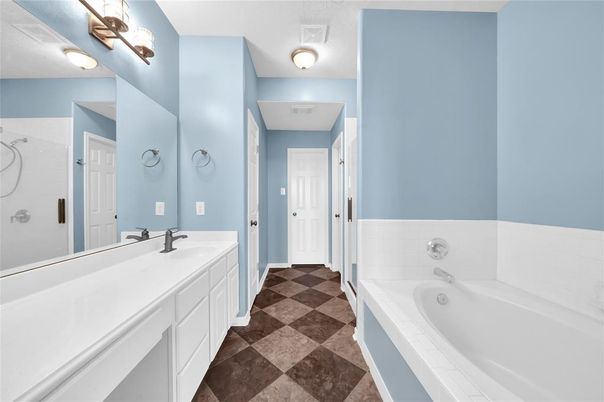 Bathroom, Dual Sink Vanities, Interior