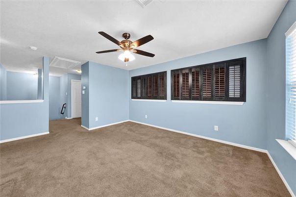 Empty room, Interior