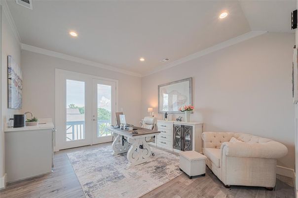 Home Office, Interior, Recessed Lighting, Wood Texture Flooring