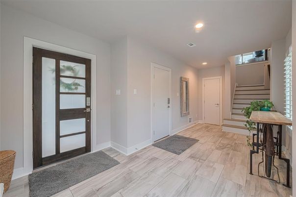 Interior, Recessed Lighting, Wood Texture Flooring