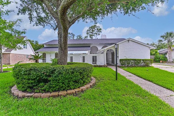 Backyard, Exterior, Facade, Ranch