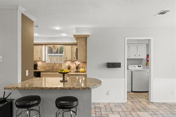 Interior, Kitchen, Recessed Lighting, Washer