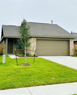 Attached, Backyard, Exterior, Facade, Ranch