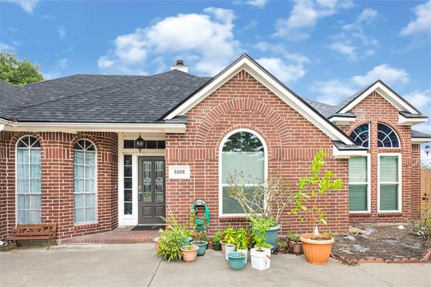 Exterior, Facade, Brick Facade, Brick Traditional