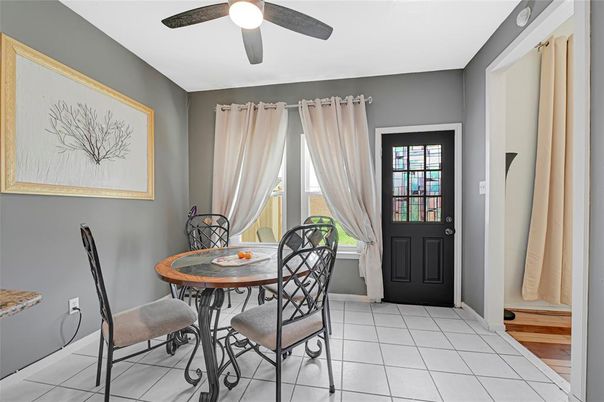 Dining room, Interior