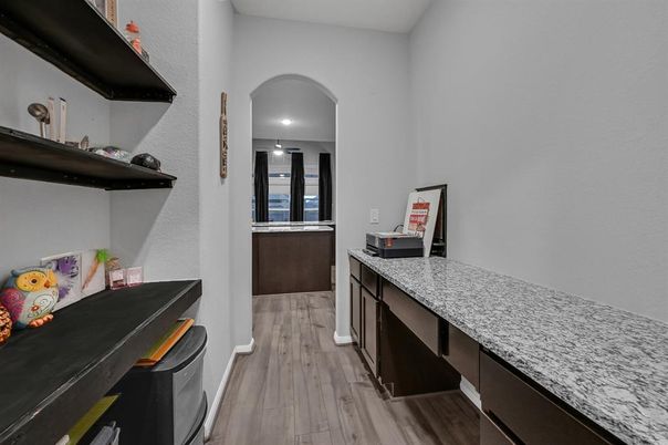 Interior, Recessed Lighting, Wood Texture Flooring