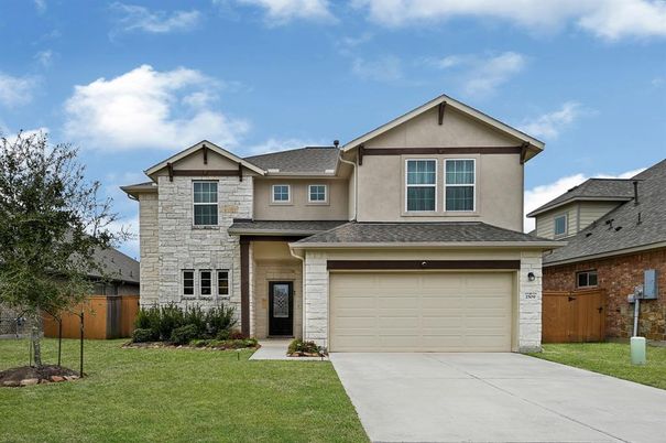 Attached, Exterior, Facade, Brick Traditional