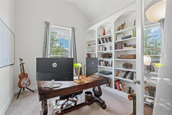 Home Office, Interior
