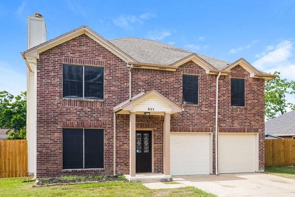 Attached, Exterior, Facade, Brick Facade, Brick Traditional