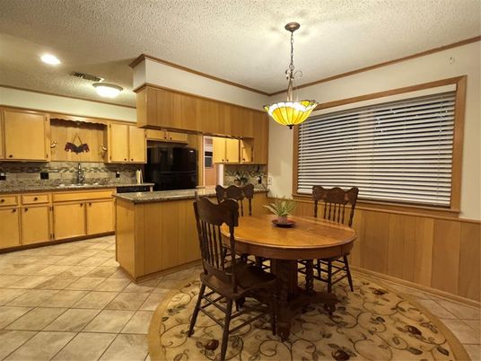 Dining room, Interior, Kitchen, Pendant Lights, Recessed Lighting