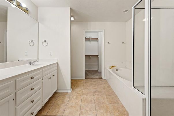 Bathroom, Dual Sink Vanities, Interior