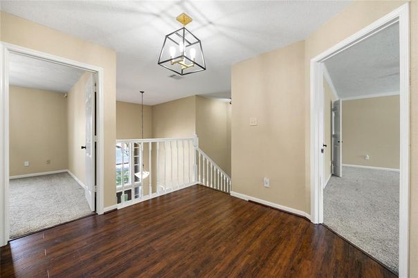 Interior, Pendant Lights, Wood Texture Flooring