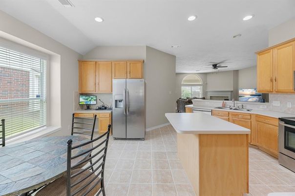 Dining room, Interior, Kitchen, Recessed Lighting