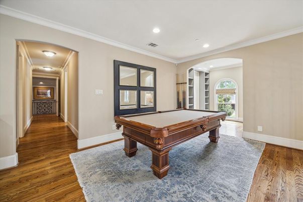 Billiard Table, Game Room, Interior, Recessed Lighting, Wood Texture Flooring