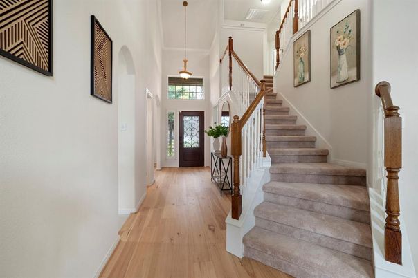 Interior, Pendant Lights, Wood Texture Flooring
