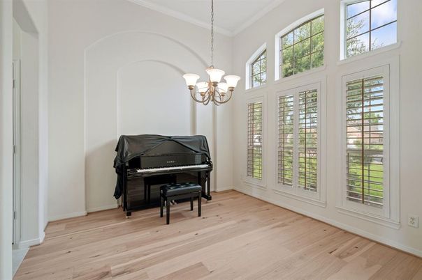 Chandelier, Interior, Pendant Lights, Piano, Wood Texture Flooring
