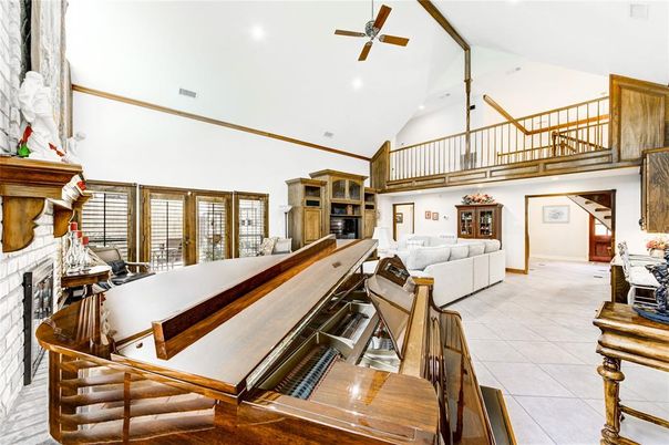 Fireplace, Interior, Living room, Recessed Lighting