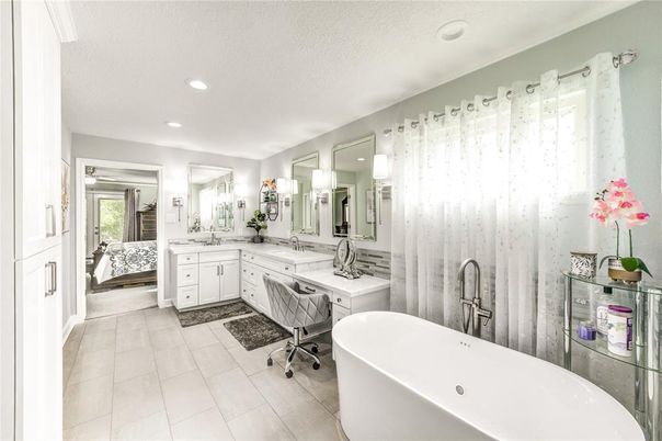 Bathroom, Dual Sink Vanities, Free Standing Baths, Interior, Recessed Lighting