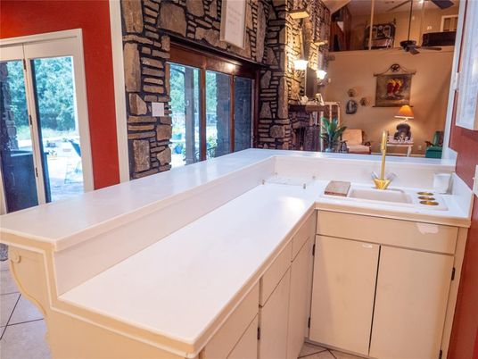 Bathroom, Interior, Pendant Lights, Stone Walls