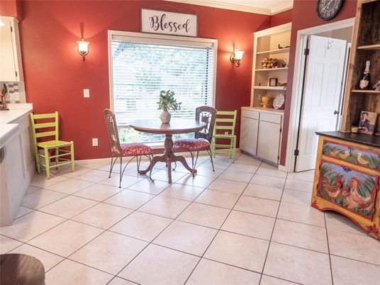 Dining room, Interior