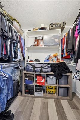 Interior, Walk-in Closets, Wood Texture Flooring
