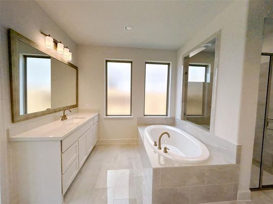 Bathroom, Dual Sink Vanities, Interior, Recessed Lighting