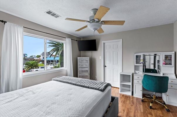 Bedroom, Home Office, Interior, Water, Wood Texture Flooring