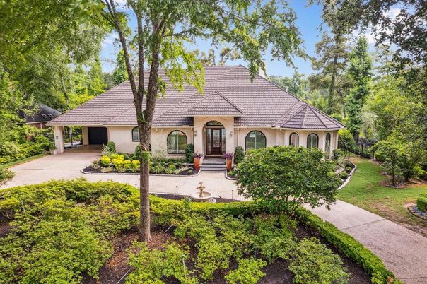 Backyard, Exterior, Facade, French Provincial