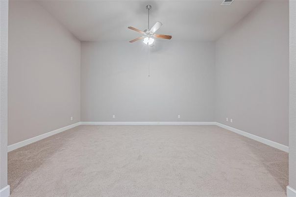 Empty room, Interior