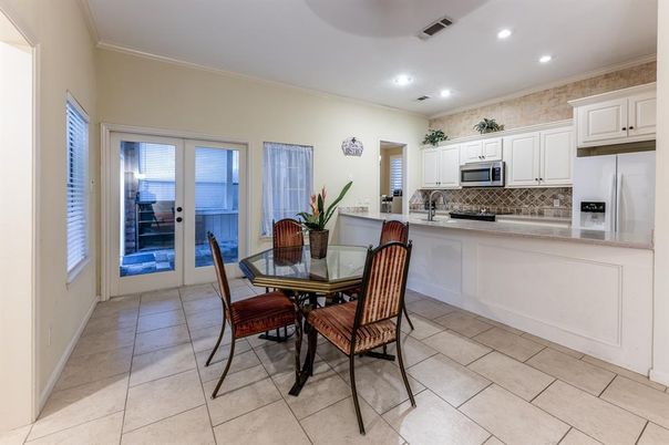 Dining room, Interior, Kitchen, Recessed Lighting, Stainless Steel Appliances