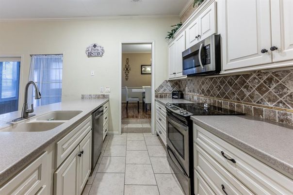 Dining room, Interior, Kitchen, Stainless Steel Appliances