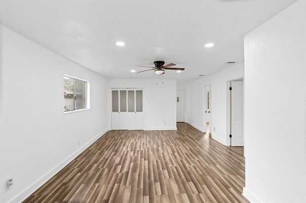 Empty room, Interior, Recessed Lighting, Wood Texture Flooring