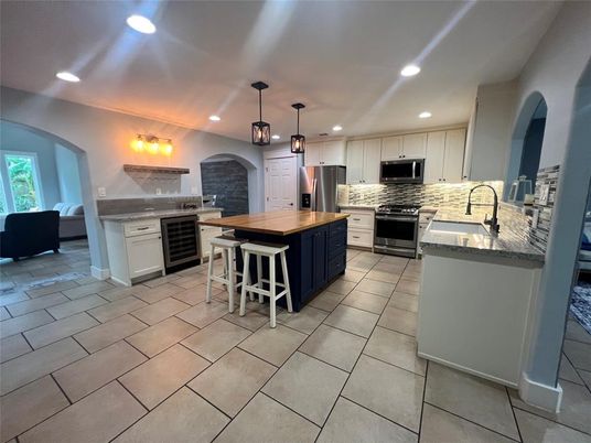 Interior, Kitchen, Pendant Lights, Recessed Lighting, Stainless Steel Appliances